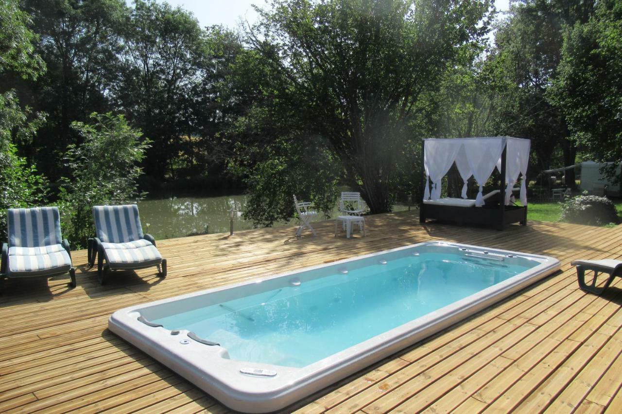Le Moulin Calme Bed & Breakfast Luceau Eksteriør bilde